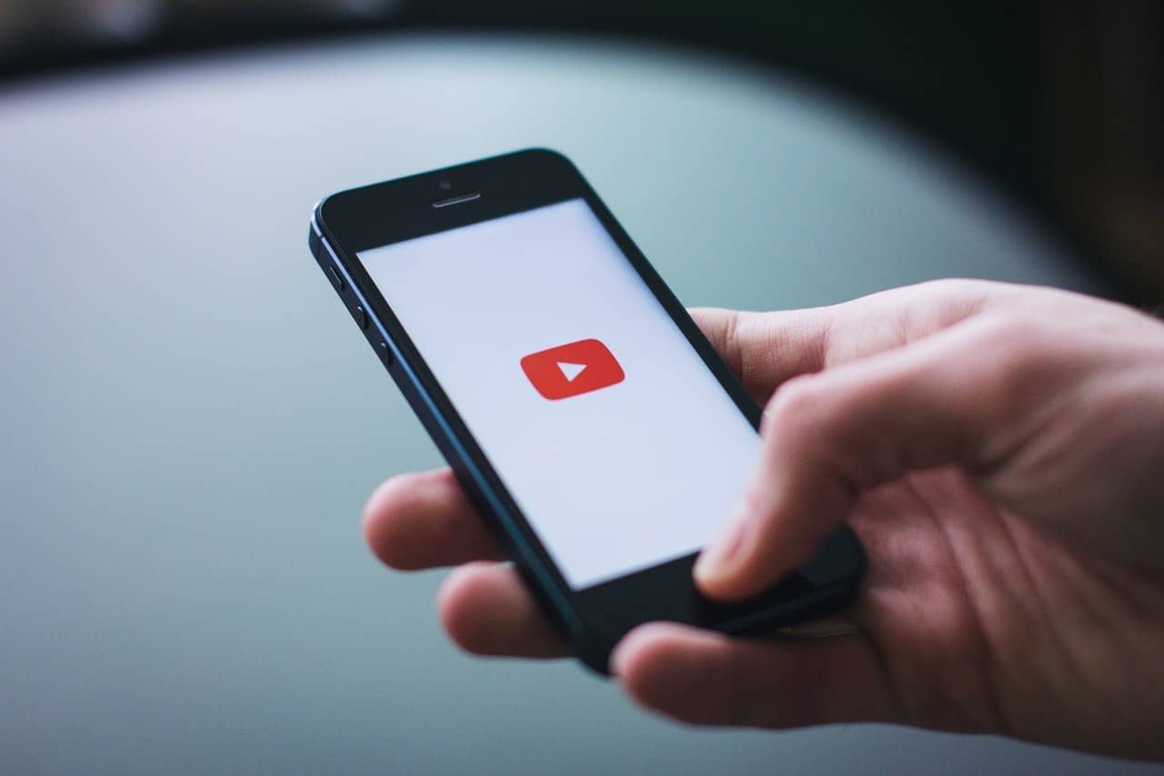 smartphone youtube logo